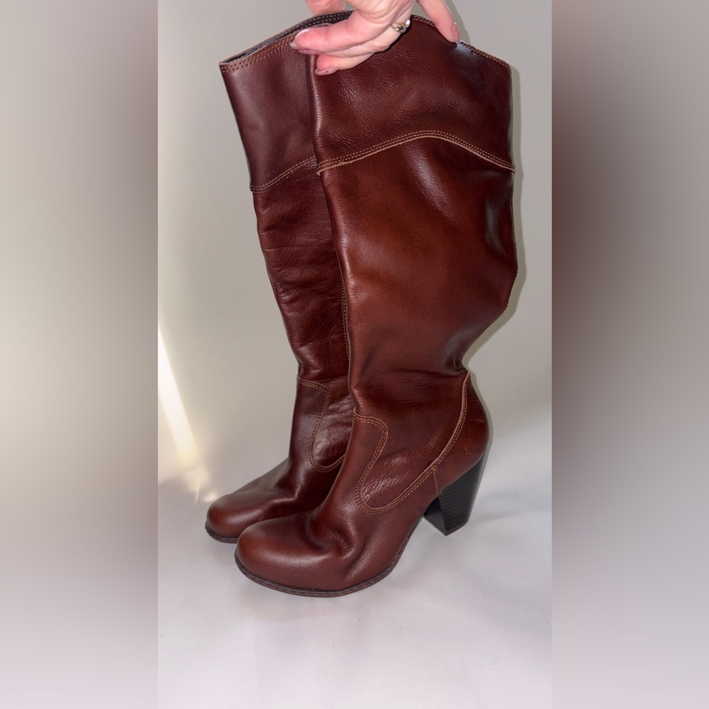 b.o.c. Tall Burgundy Leather Heeled Boots Size 7 - Picture 3 of 11